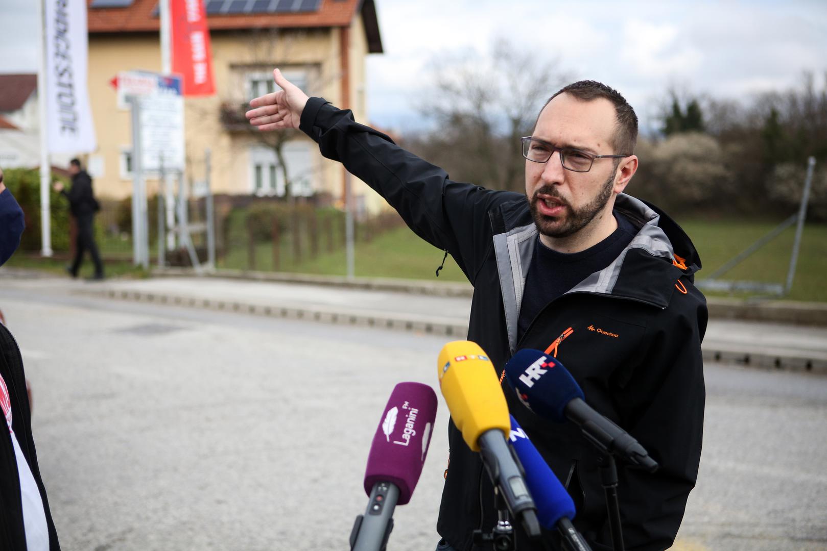 12.03.2021,Zagreb - Zagreb je nas! i Mozemo! konferencija za medije  Tema konferencije problemi su naselja Sveta Klara i Podbrezje.  Na konferenciji za medije govorili su Tomislav Tomasevic, zastupnik u Gradskoj skupstini i kandidat za gradonacelnika Zagreba,Tomislav Vukoja, vijecnik u Mjesnom odboru Siget.
Photo: Zeljko Hladika/PIXSELL