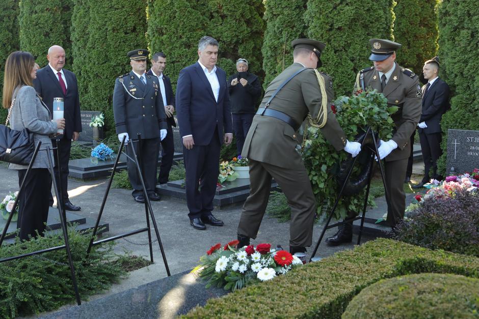 Vukovar: Milanović položio vijenac na obilježavanju 31. godišnjice pogibije Blage Zadre i Alfreda Hilla