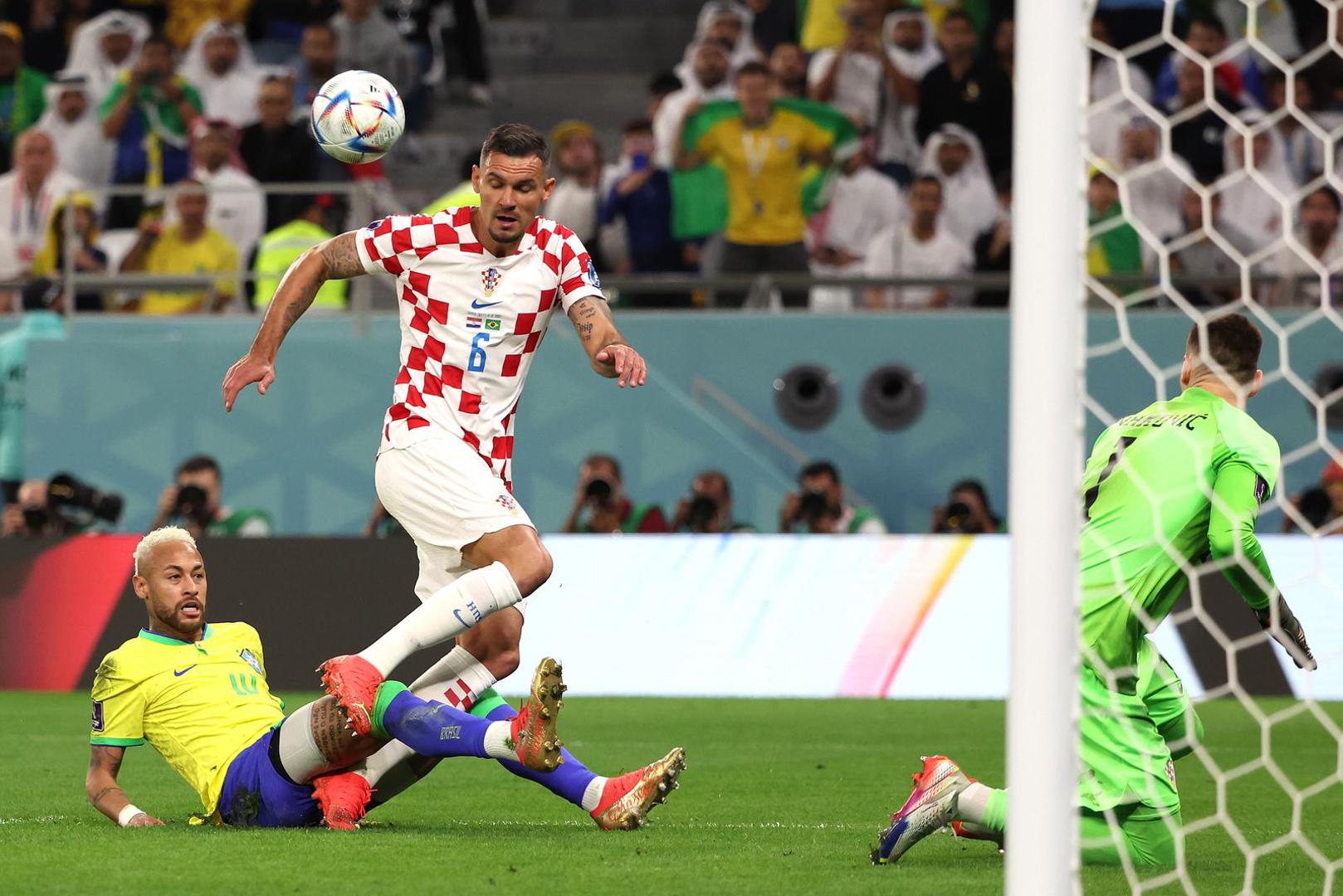 09.12.2022., stadion Education City, Al Rayyan, Katar - FIFA Svjetsko prvenstvo, cetvrtfinale, Hrvatska - Brazil. Neymar, Dejan Lovren, Dominik Livakovic Photo: Goran Stanzl/PIXSELL