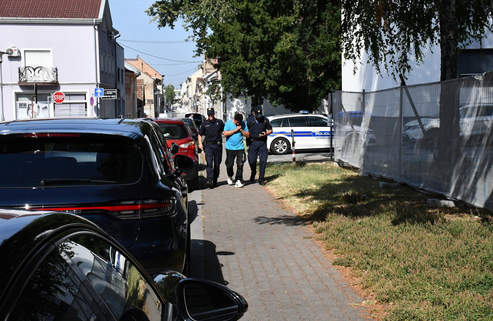 25.08.2024., Slavonski Brod - Privodjenje muskarca (50), koji je automobilom u alkoholiziranom stanju u mjestu Cage pokraj Okucana usmrtio djecaka (13) na biciklu i pobjegao s mjesta dogadjaja. Photo: Ivica Galovic/PIXSELL