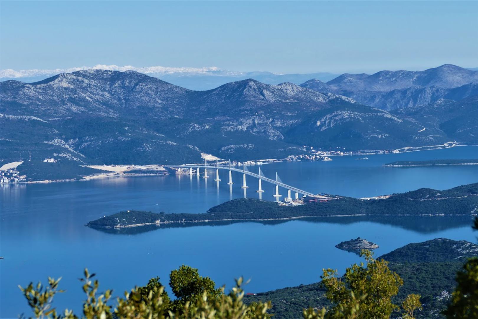 Pelješki most