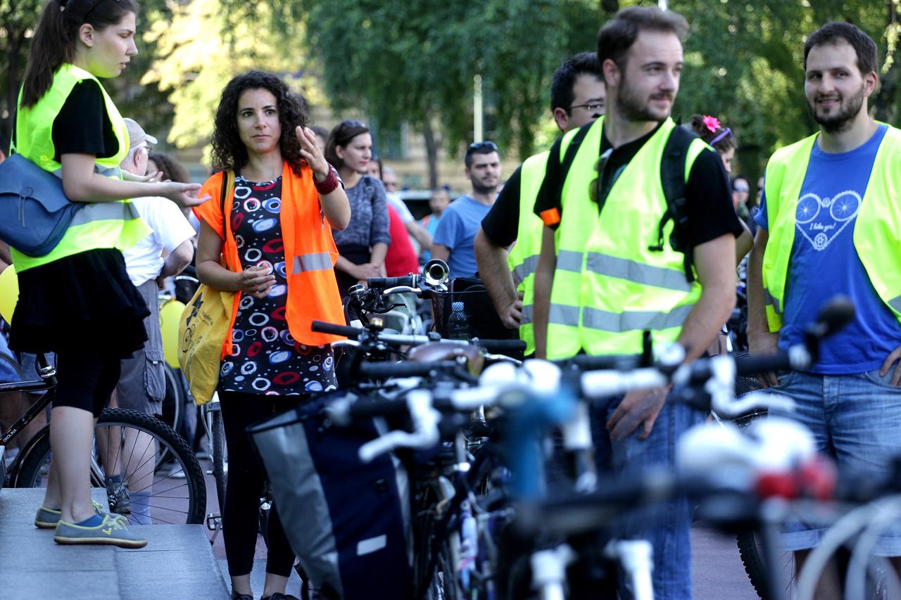 28.06.2015., Zagreb - Ispred muzeja Mimara Sindikat biciklista organizirao je okupljanje i voznju gradom kako bi obiljezili kraj kampanje Biciklom na posao. Photo: Zarko Basic/PIXSELL