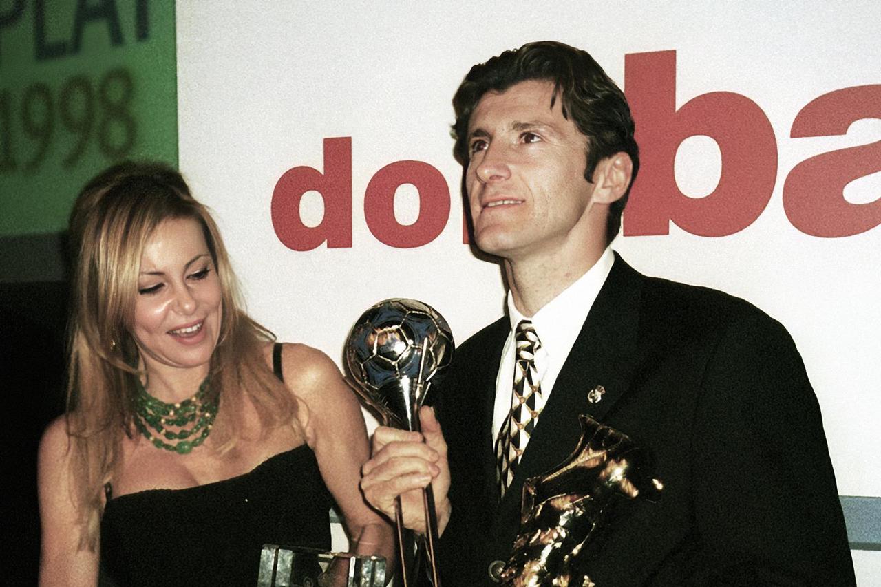 Davor Šuker i Ana Obregon na dodjeli nagrade Zlatna lopta France Footballa 1999. godine