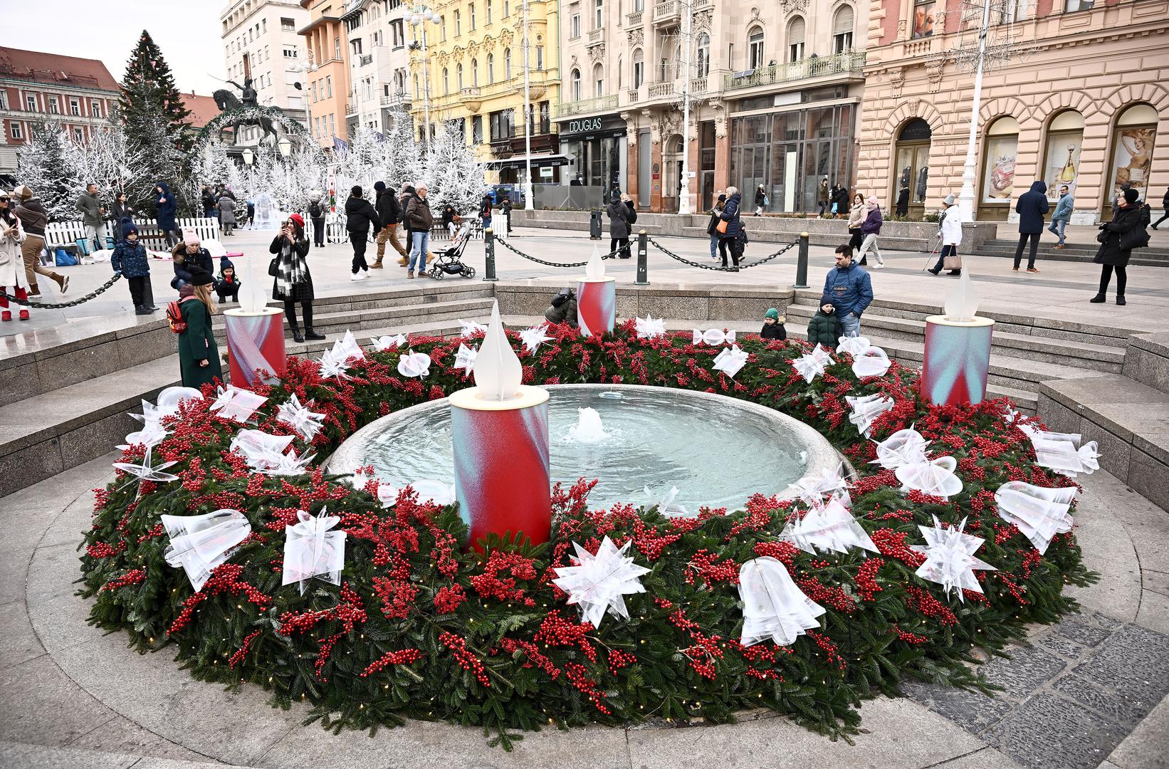 01.12.2024., Zagreb - Advent u gradu. PRI KORISTENJU FOTOGRAFIJE ZASTITITI IDENTITET DJETETA (PREKRITI OCI). Photo: Marko Lukunic/PIXSELL