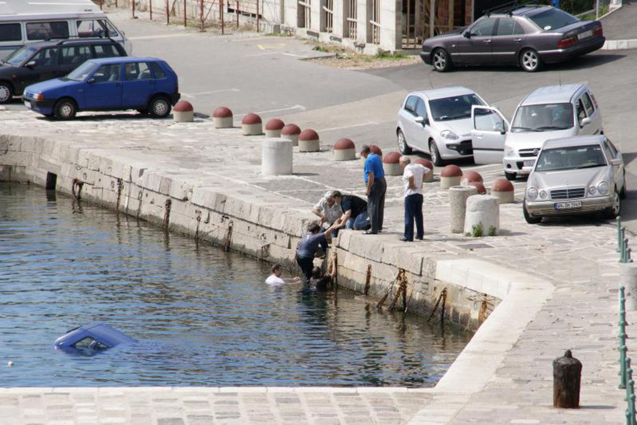 auto u moru,senj,portal (1)