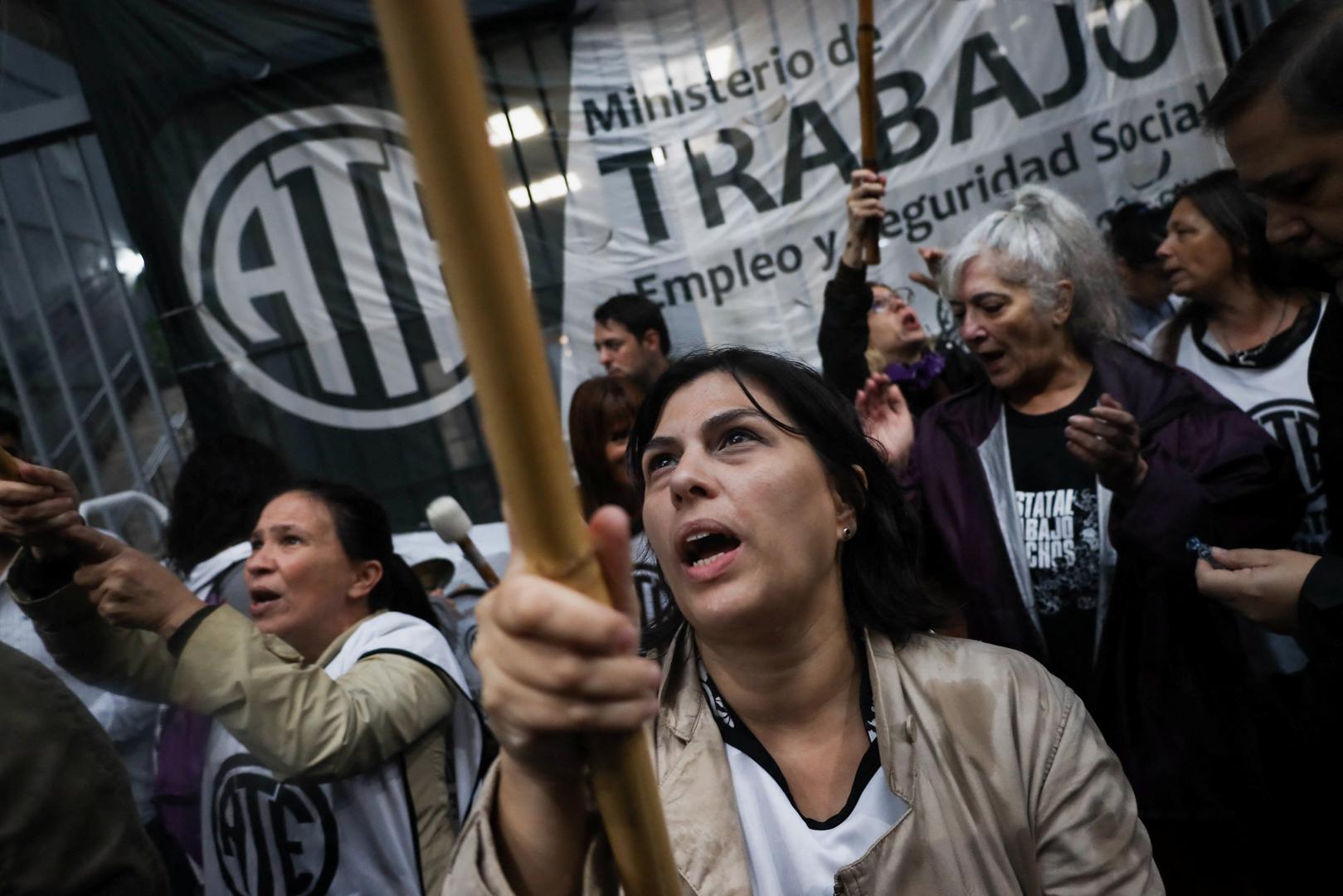 Laid-off state workers protest against layoffs promoted by Argentina's President Javier Milei, outside the Ministry of Labour, Employment and Social Security in Buenos Aires, Argentina, April 3, 2024. REUTERS/Cristina Sille Photo: CRISTINA SILLE/REUTERS