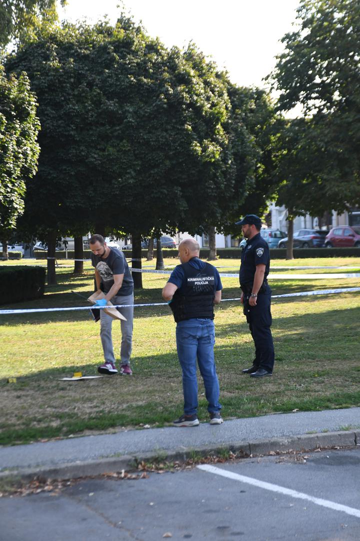 16.08.2024., Bjelovar - Na Trgu hrvatskih branitelja kod tzv. labirinta nocas je doslo do tjelesnog sukoba vise osoba i uporabe vatrenog oruzja. U sukobu je 6 osoba zadobilo ozljede od kojih je jedna osoba zadobila prostrjelnu ranu na vratu. Ocevid je u tijeku nakon cega ce biti poznati detalji. Photo: Damir Spehar/PIXSELL