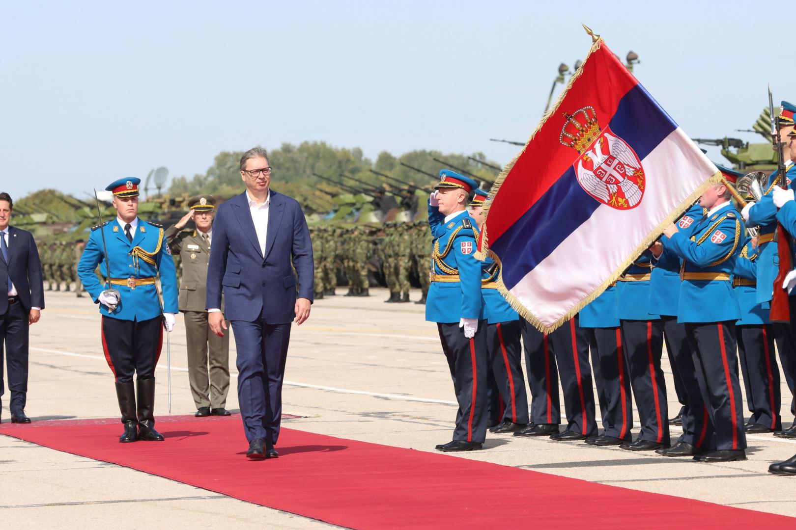 Najavio je i vraćanje obveznog vojnog roka.