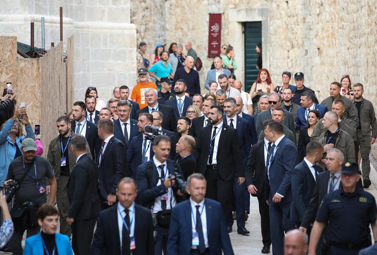 Plenković je u svom obraćanju istaknuo važnost samita za iskrenu političku podršku Ukrajini, podsjećajući na povijesnu povezanost dviju zemalja. 