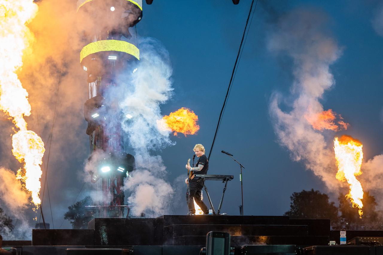 Zagreb: Dino Jelusic i Calum Scott nastupili prije koncerta Eda Sheerana