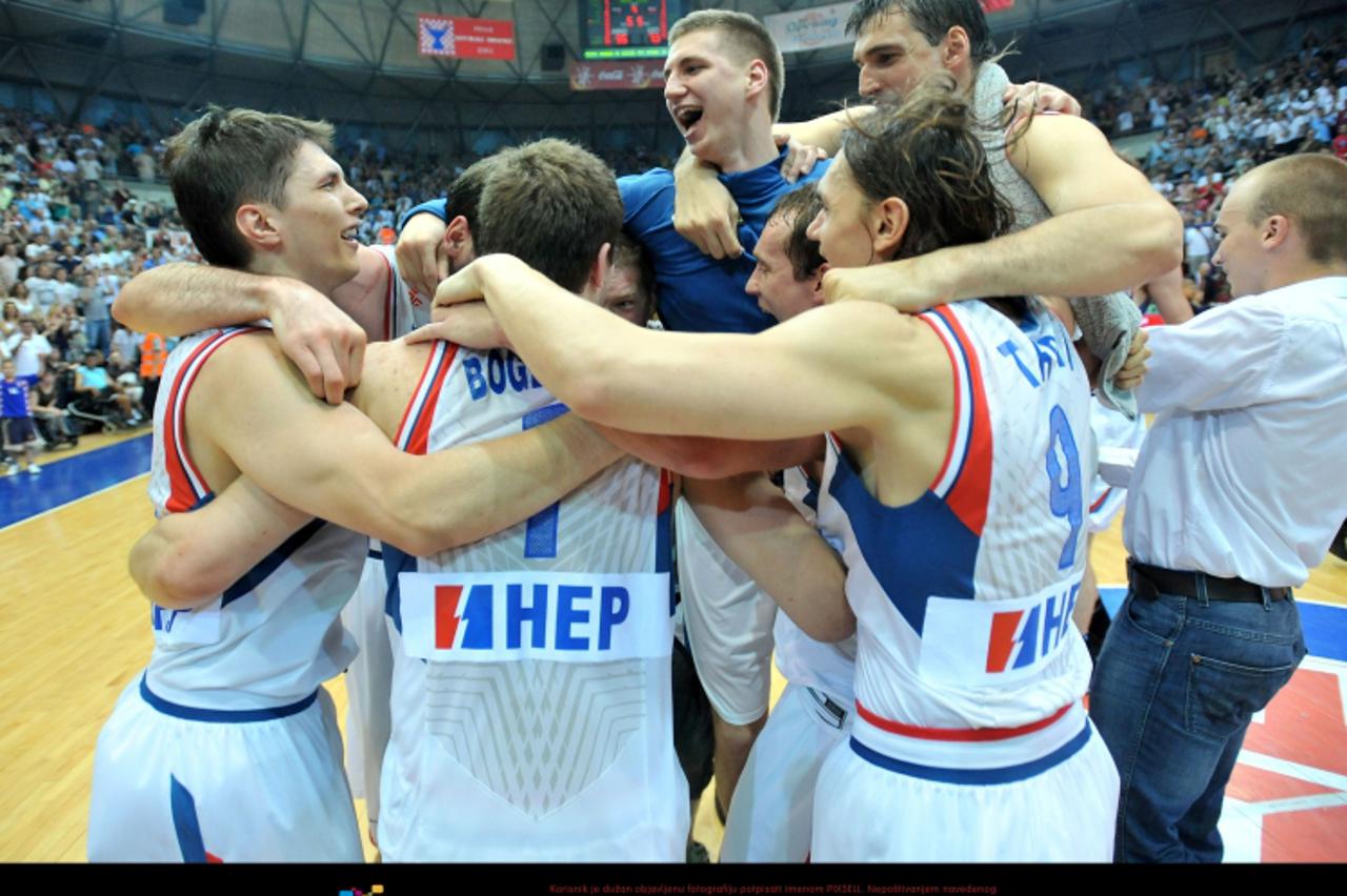 \'10.06.2010., Kosarkaski centar Drazen Petrovic, Zagreb - 5. utakmicu finala Prvenstva Hrvatske u kosarci odigrali su KK Cibona i KK Zadar.  Photo: Antonio Bronic/PIXSELL\'