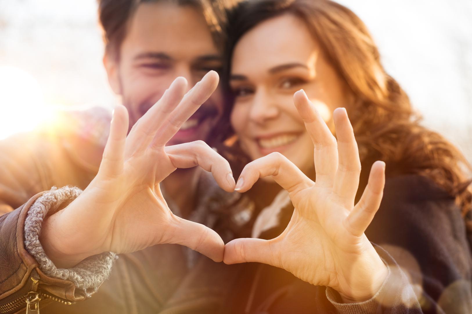 Bez obzira na to je li riječ o psihičkom, fizičkom ili emocionalnom nasilju, u vezi s pravim partnerom/partnericom tog jednostavno – nema! Ako vidite i najmanju naznaku toga, vrijeme je za prekid veze, ali i razgovor s trećom osobom koja će pomoći izaći iz takve situacije. 