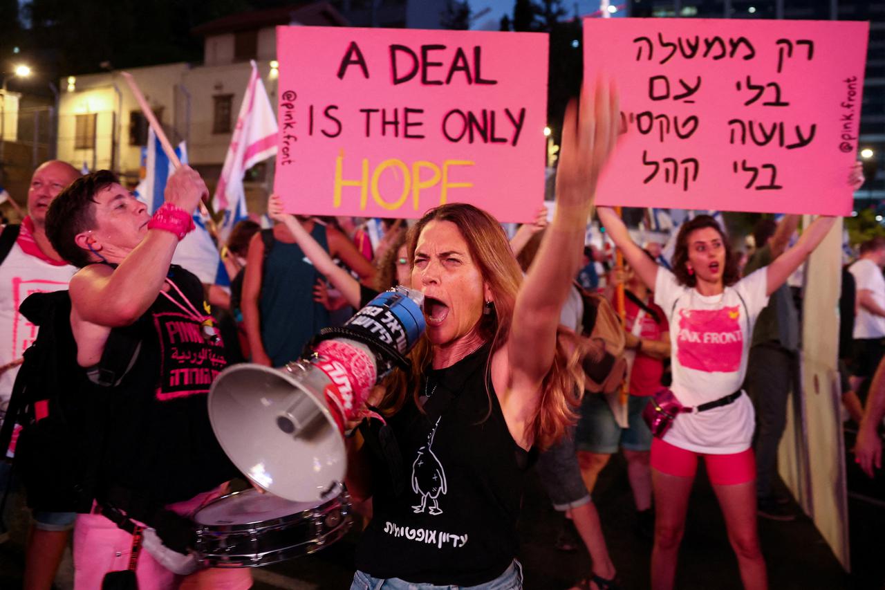 Protest against Israeli PM Netanyahu's government and to call for the release of hostages, in Tel Aviv