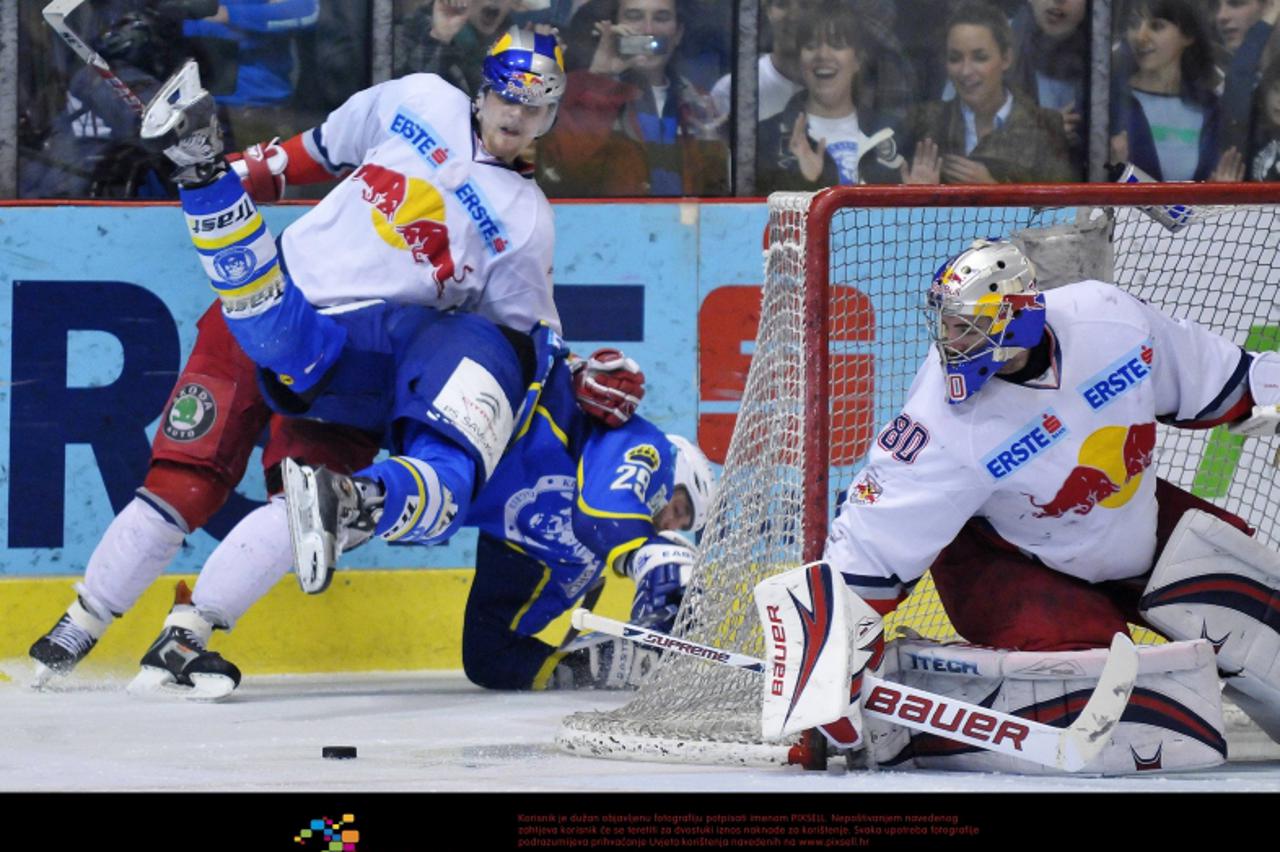 \'16.03.2010, Dom sportova, Zagreb, CRO, EBEL, KHL Medvescak Zagreb vs EC Red Bull Salzburg, im Bild Joel Prpic, 29, KHL Medvescak Zagreb, Steven Regier, 41, David Leneveu, 80, EC Red Bull Salzburg,  