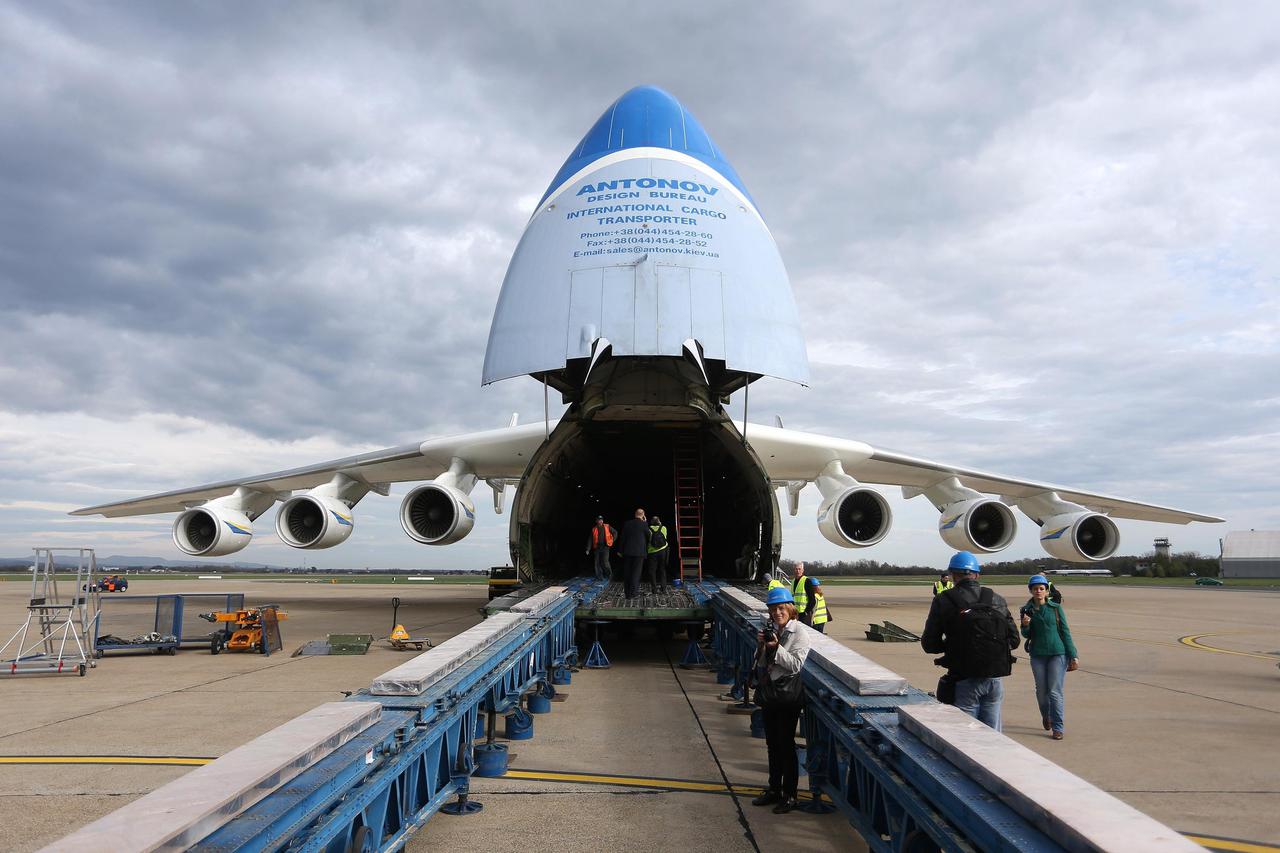 Antonov 225