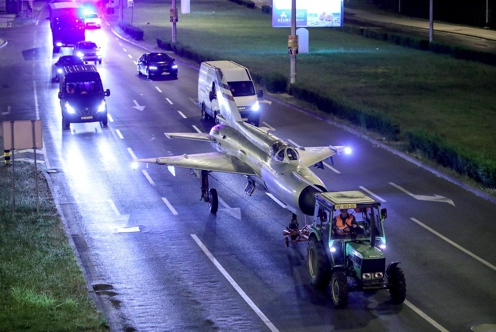 Zagreb: Premještanje MiG-a 21 Rudolfa Perešina u vojnu bazu Marko Živković na Plesu