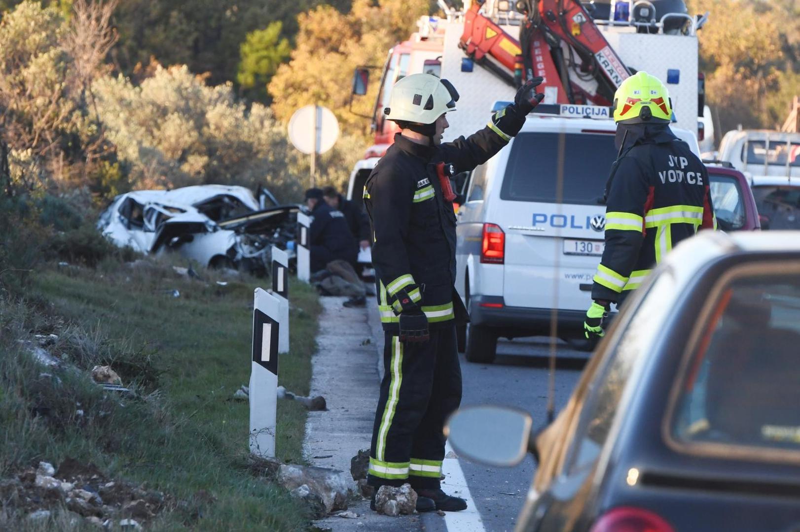 30.11.2020., Sibenik - U prometnoj nesreci na cesti D-8 jedna osoba je smrtno stradala, a dvije su ozlijedjene.
Photo: Hrvoje Jelavic/PIXSELL