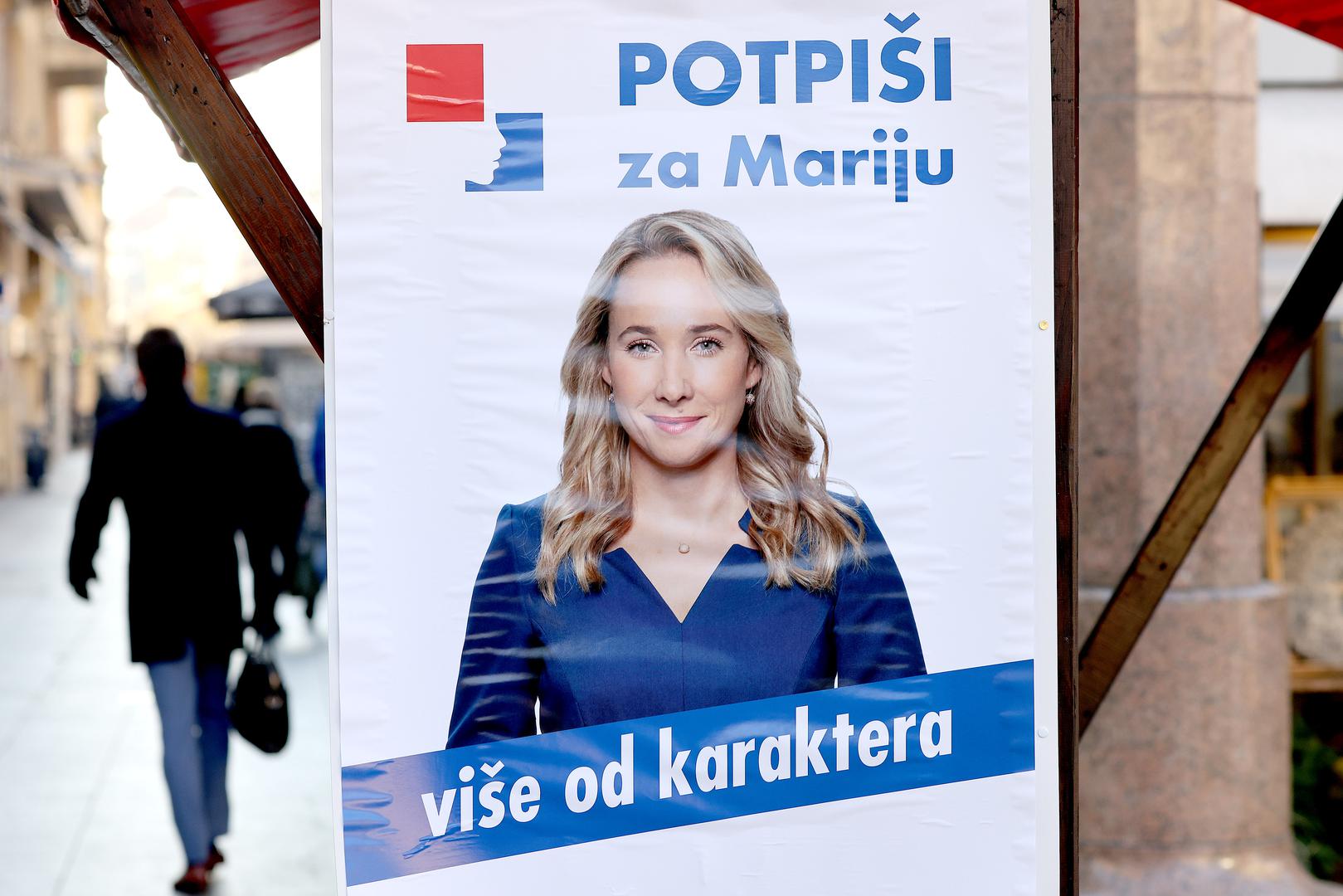 Marija Selak Raspudić ima slogan - Više od karaktera - referirajući se na Milanovića koji se predstavljao kao predsjednik s karakterom. 