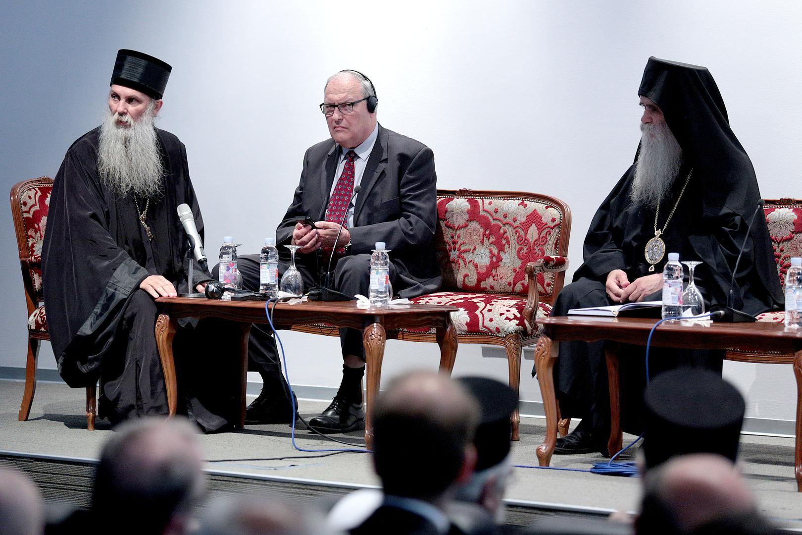 Episkop pakrački Jovan Ćulibrk (lijevo) s izraelsko-američkim povjesničarem Efraimom Zuroffom i carigradskim patrijarhom Bartolomejem u Zagrebu 2016. na simpoziju o Jasenovcu i žrtvama genocida.