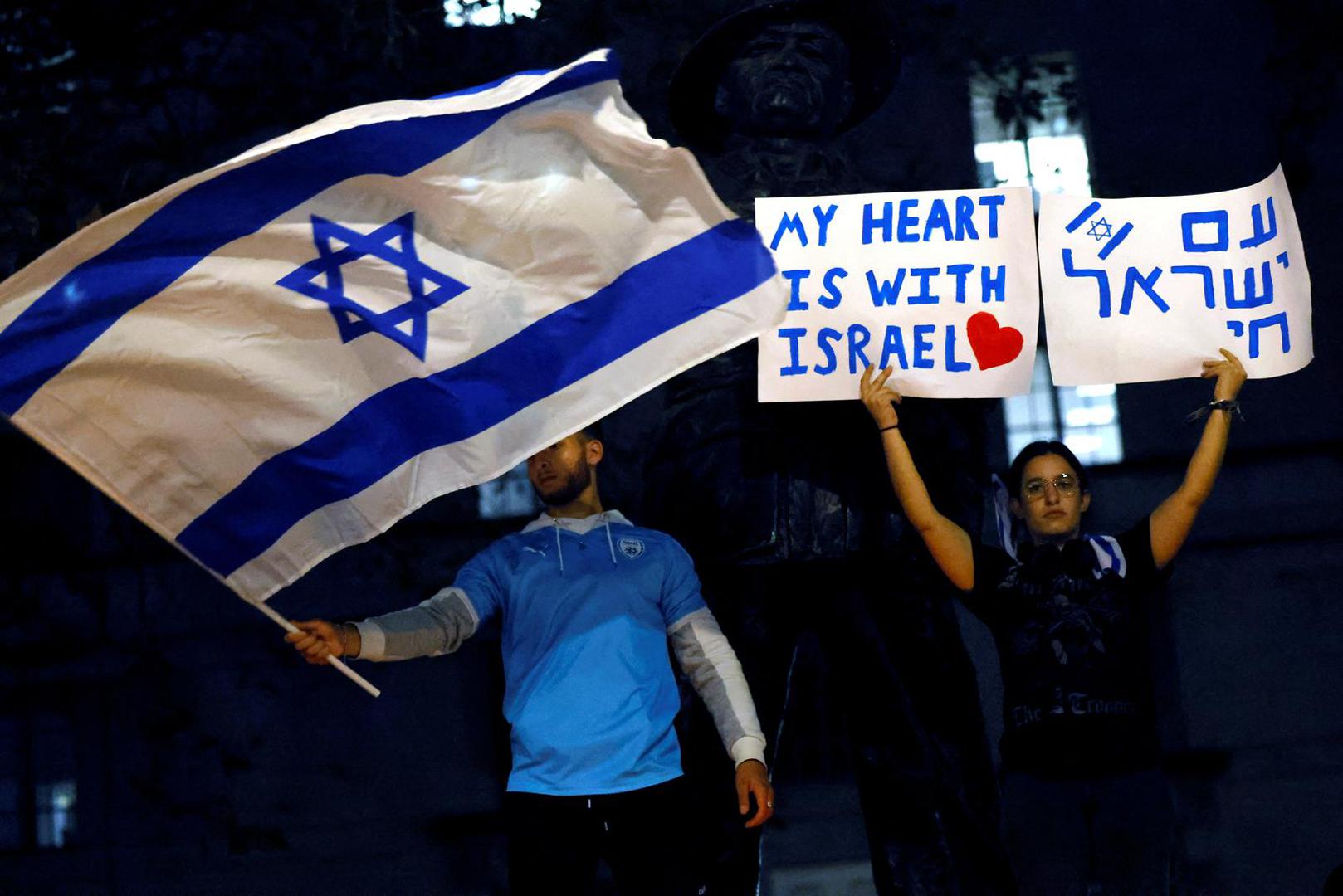 Pro-Israel demonstrators protest during the ongoing conflict between Israel and the Palestinian Islamist group Hamas, near Downing Street in London, Britain, October 9, 2023. REUTERS/Clodagh Kilcoyne Photo: Clodagh Kilcoyne/REUTERS