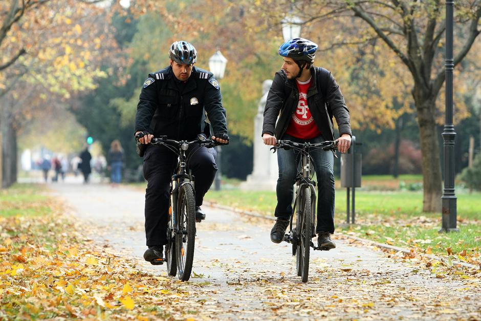 09.11.2015., Zagreb - Policijski sluzbenik Vanja Catalinac na biciklu patrolira centrom grada Zagreba.  Photo: Luka Stanzl/PIXSELL