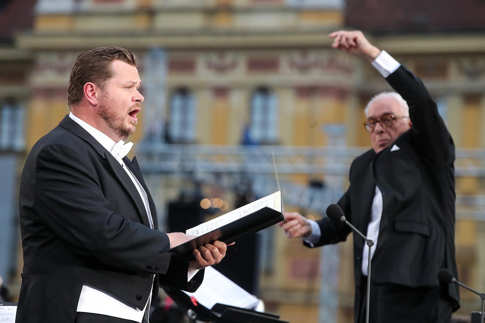 30.05.2020., Zagreb - Svecani koncert ispred HNK u povodu Dana drzavnosti. Tomislav Muzek

Photo: Goran Stanzl/PIXSELL