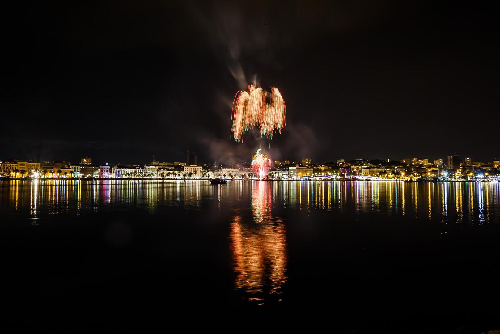 07.05.2022., Split - Vatromet na zavrsetku proslave sv Dujma. Danas je grad Split proslavio svog nebeskog zastitnika sv Dujma te je na kraju koncerta odrzan vatromet. 

 Photo: Zvonimir Barisin/PIXSELL