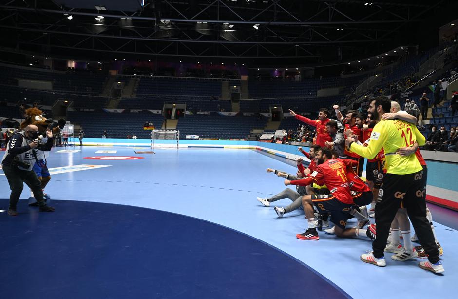 EHF 2022 Men's European Handball Championship - Main Round - Poland v Spain