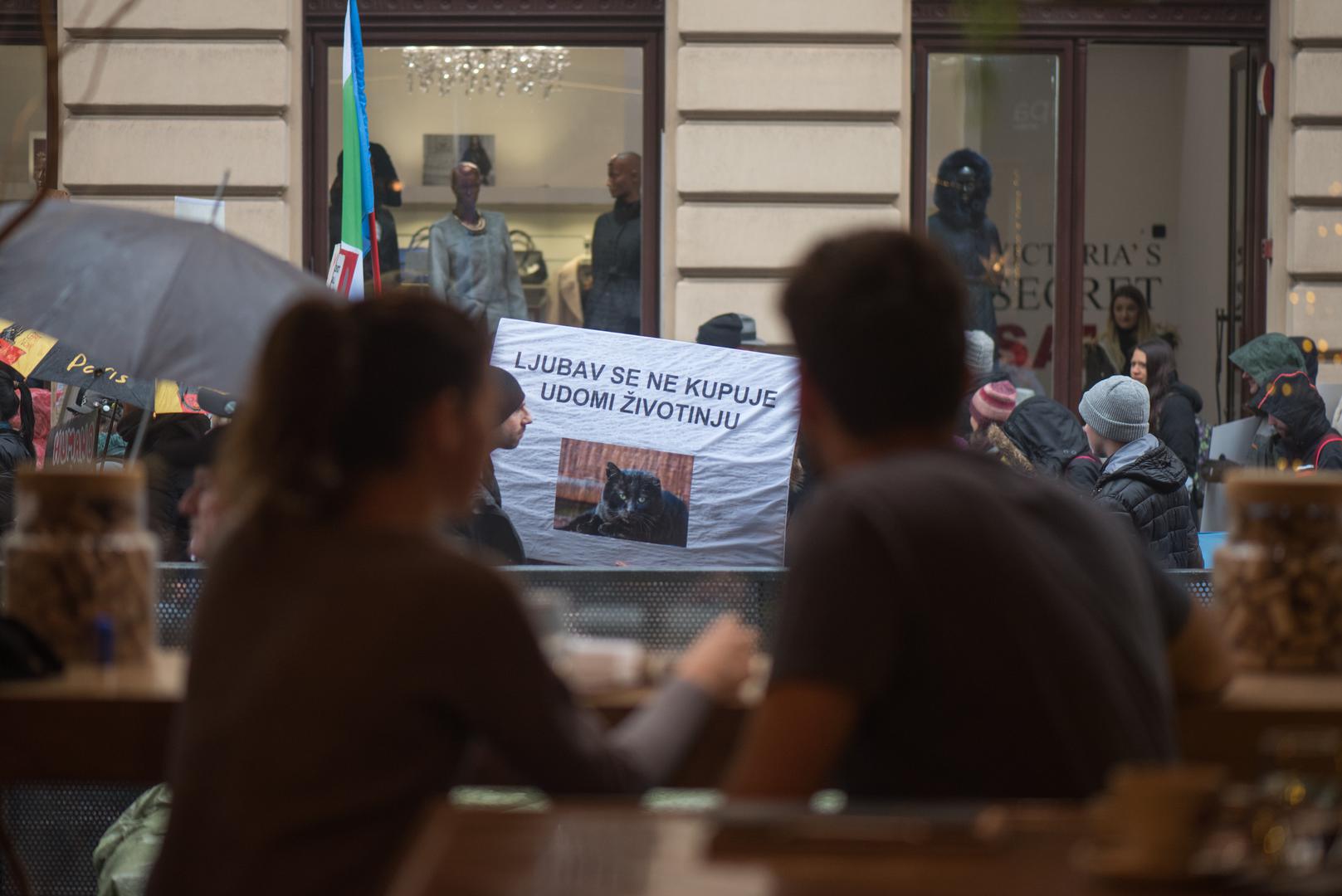 Zagreb: Marš aktivista koji se bore za zaštitu prava životinja 8.12.2018., Zagreb- Aktivisti iz raznih krajeva Hrvatske okupili su se i marsirali kroz centar Zagreba u znak zastite prava zivotinja. Foto: Ivan Buvinic/PIXSELL 