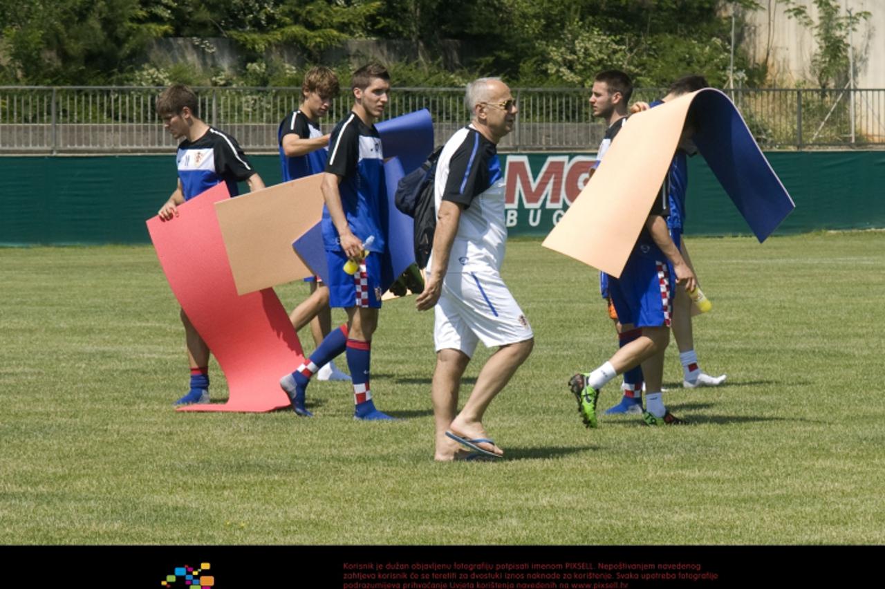 '28.05.2011., Medjugorje - Hrvatska mlada nogometna reprezentacija na pripremama s trenerom Ivom Suskom.  Photo: Zoran Grizelj/VLM/PIXSELL'