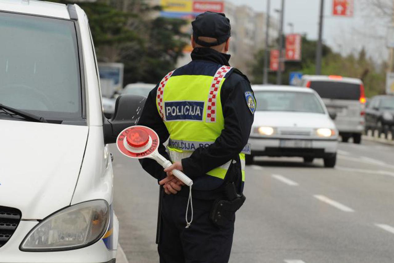 policija