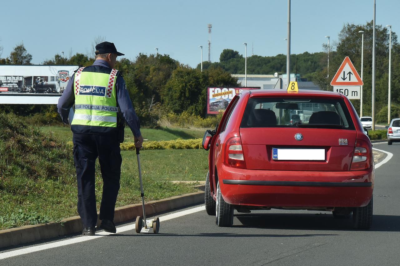 U naletu automobila stradala pješakinja