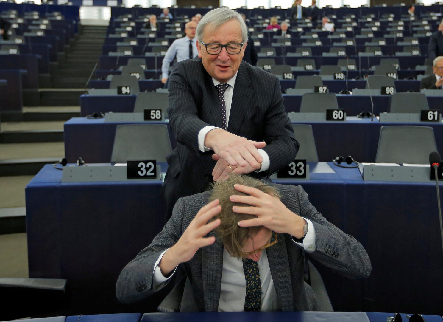 U svom stilu, Juncker se našalio s Guyom Verhofstadtom, šefom upravljačke skupine za Brexit i liderom europskih liberala