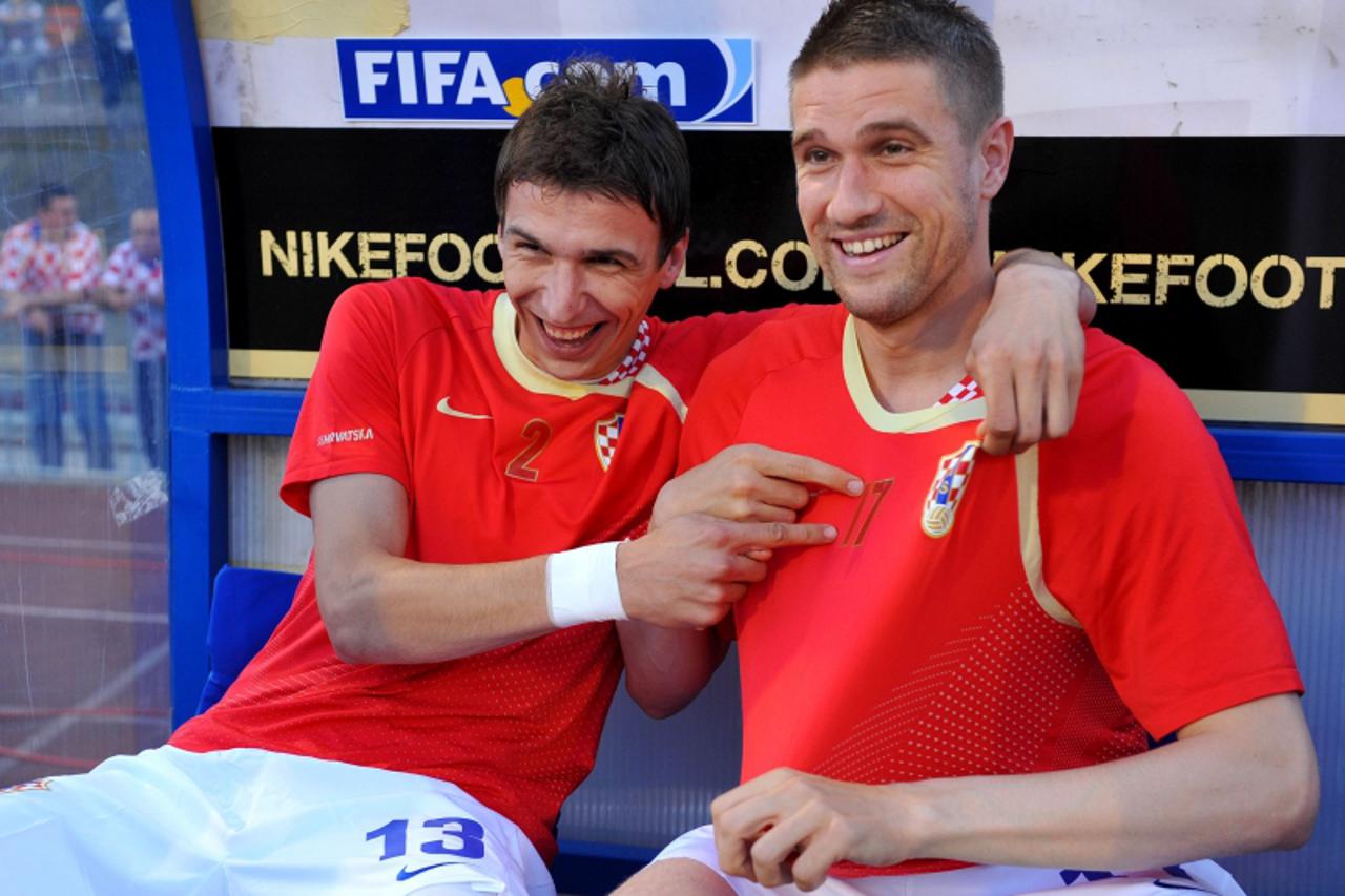 'sport.....zagreb.....06.06.2009.   stadion maksimir - nogometna ukakmica hrvatska ukrajina, kvalifikacije za svijetsko nogometno prvenstvo u jar-u 2010.g. / mario mandzukic, ivan klasnic      Photo: 