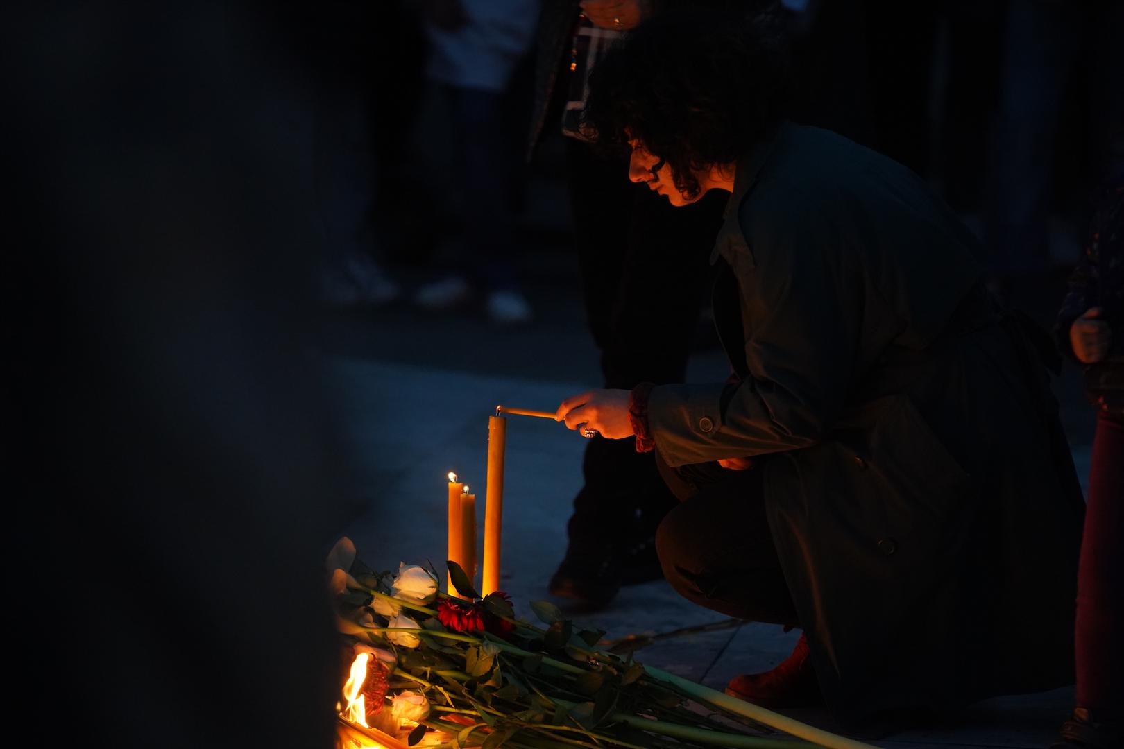 03, May, 2023, Belgrade - Citizens gathered on Cvetni trg to pay their respects to the victims of the tragedy that happened at the "Vladislav Ribnikar" Elementary School this morning when a seventh-grade grader killed eight students and a security guard. Photo: Antonio Ahel/ATAImages

03, maj, 2023, Beograd - Gradjani su se okupili na Cvetnom trgu kako bi odali pocast stradalima u tragediji koja se desila u Osnovnoj skoli "Vladislav Ribnikar" jutros kada je cenik sedmog razreda ubio osam ucenika i radnika obezbedjenja. Photo: Antonio Ahel/ATAImages Photo: Antonio Ahel/ATAImages/PIXSELL