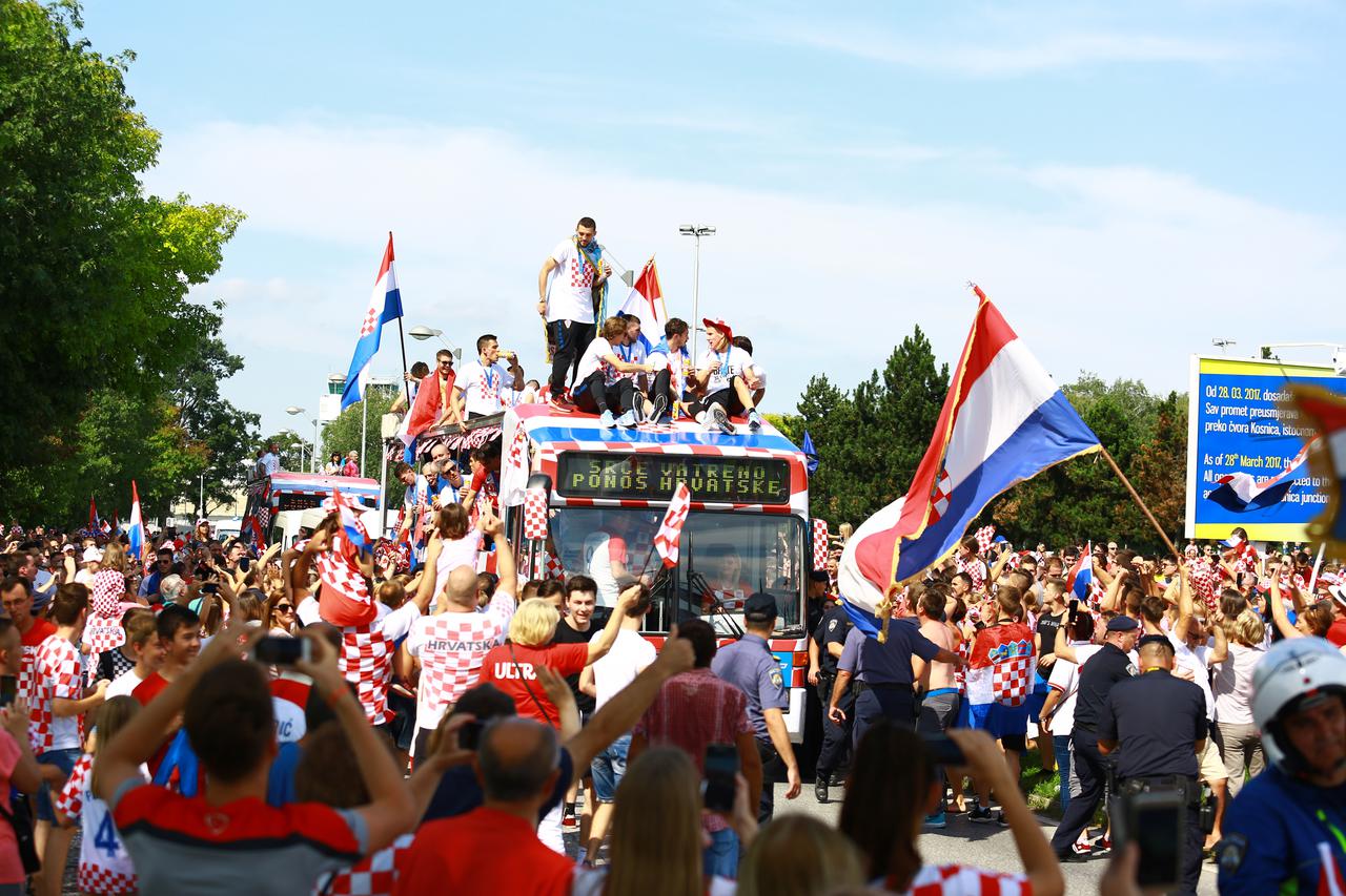 Vatreni u autobusu