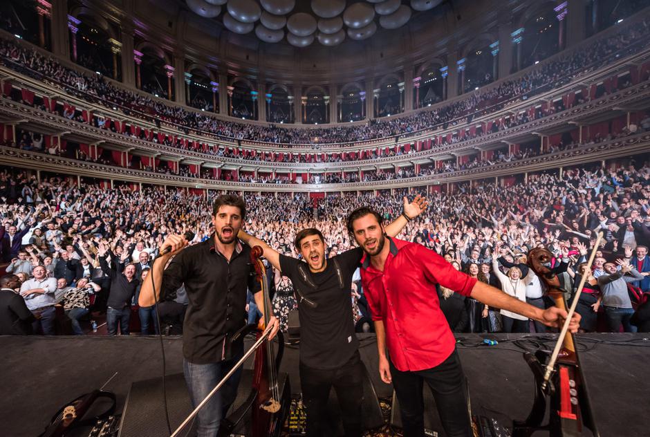 2CELLOS