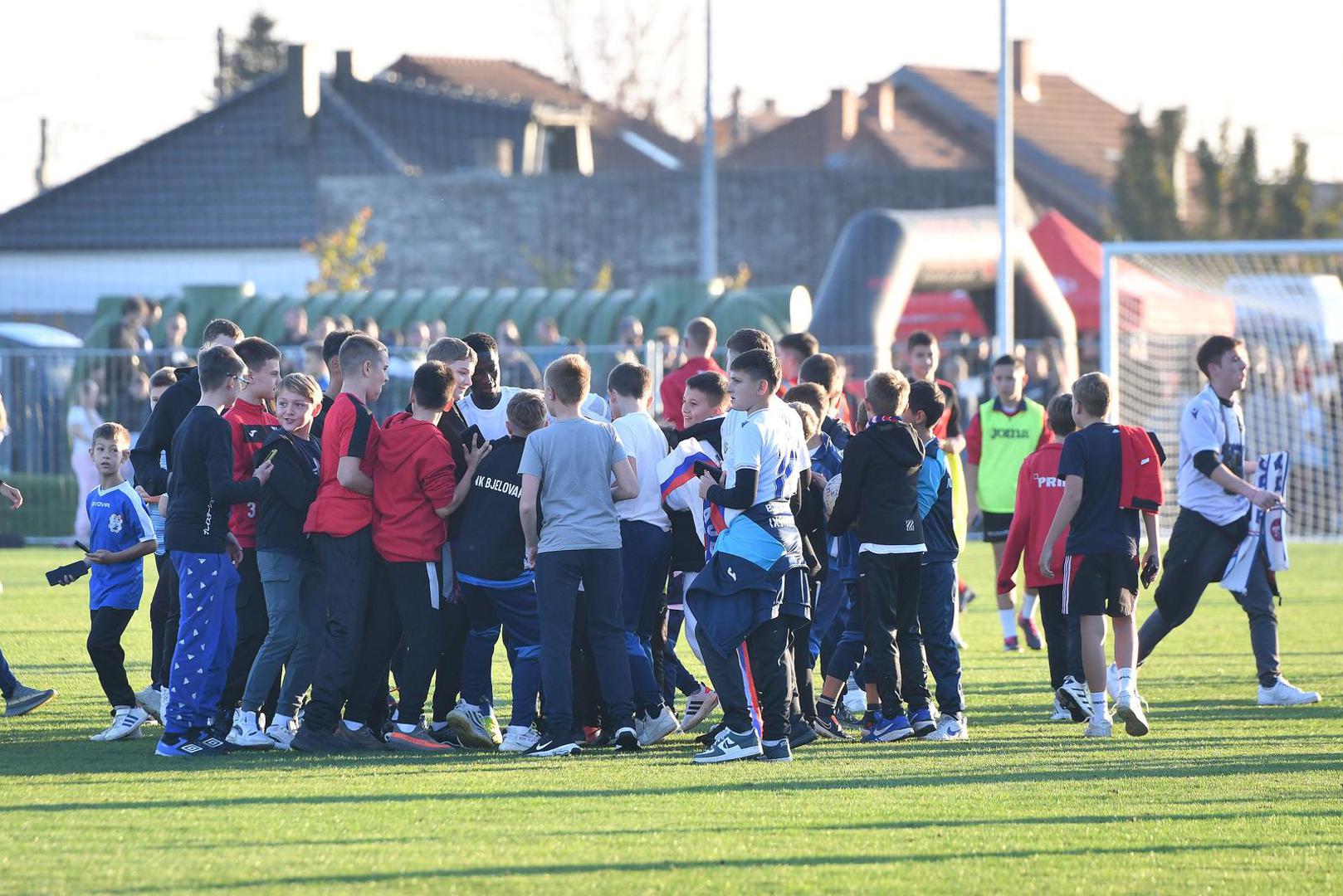 Hajduk je u gostima s 3-0 pobijedio Mladost Ždralove iz Bjelovara. Iako je domaćin bio agresivan i napadao prvih 15 minuta, Hajduk je poveo u 18. minuti. Sudac Zdenko Lovrić dosudio je jedanaesterac nakon što je Antonio Azinović srušio Bambu. Precizan je s bijele točke bio  Yassine Benrahou. Hajduk je na 2-0 povisio u 34. minuti golom Rokasa Pukštasa. Treći gol za Hajduk zabio je u sudačkoj nadoknadi na kraju utakmice Bamba.