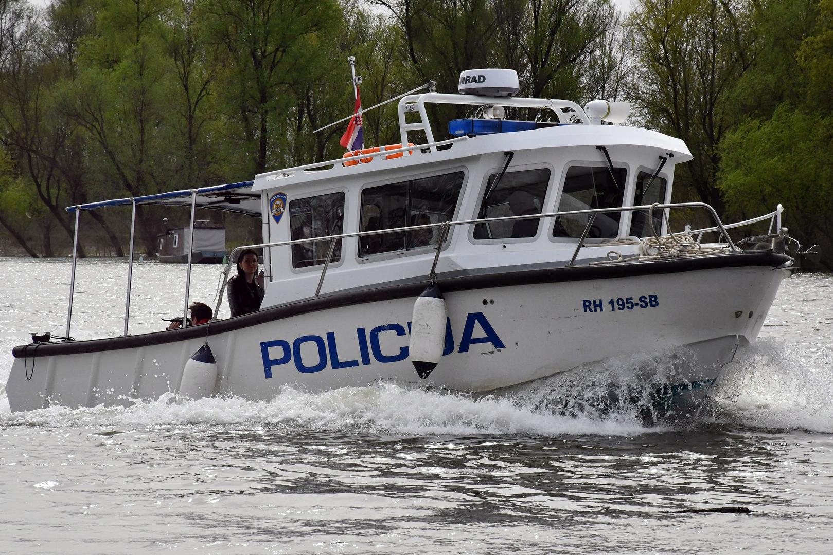 26.03.2024., Staraa Gradiska - Potpredsjednik Vlade i ministar unutarnjih poslova RH Davor Bozinovic obisao je drzavnu granicu i policijske sluzbenike koji rade na zastiti drzavne granice i suzbijanju nezakonitih migracija na podrucju Policijske uprave brodsko-posavske. Photo: Ivica Galovic/PIXSELL