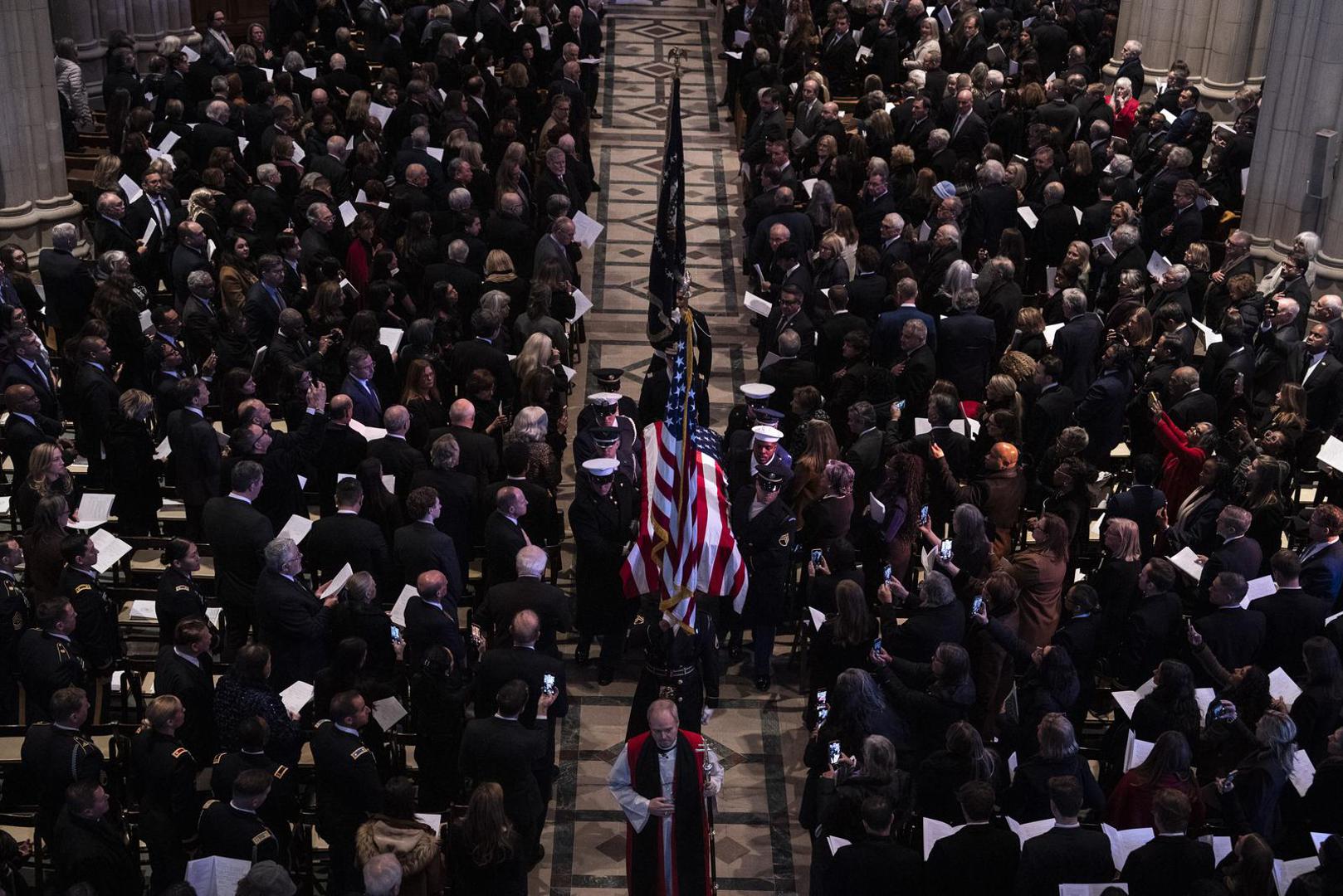 Deseci tisuća Amerikanaca u zadnja su dva dana odali posljednju počast Jimmyju Carteru u rotondi američkog Kapitola.