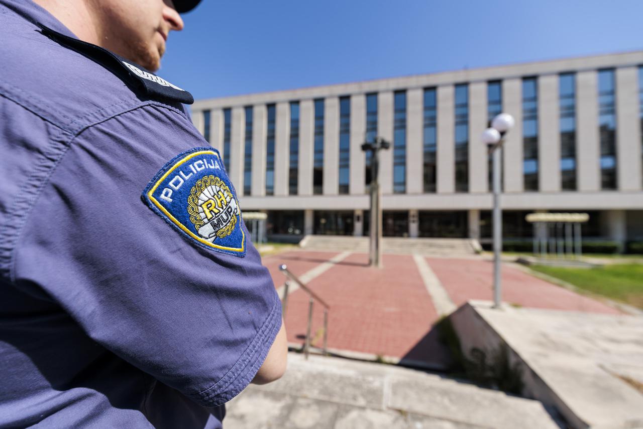 Tijekom jutra na Županijski sud u Splitu stigla dojava o bombi