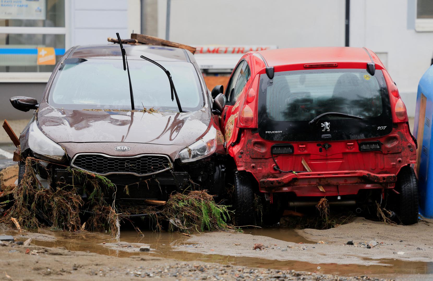 A view of damaged vehicles on the street, in the aftermath of flooding following heavy rainfalls, in Jesenik, Czech Republic, September 16, 2024. REUTERS/David W Cerny Photo: DAVID W CERNY/REUTERS