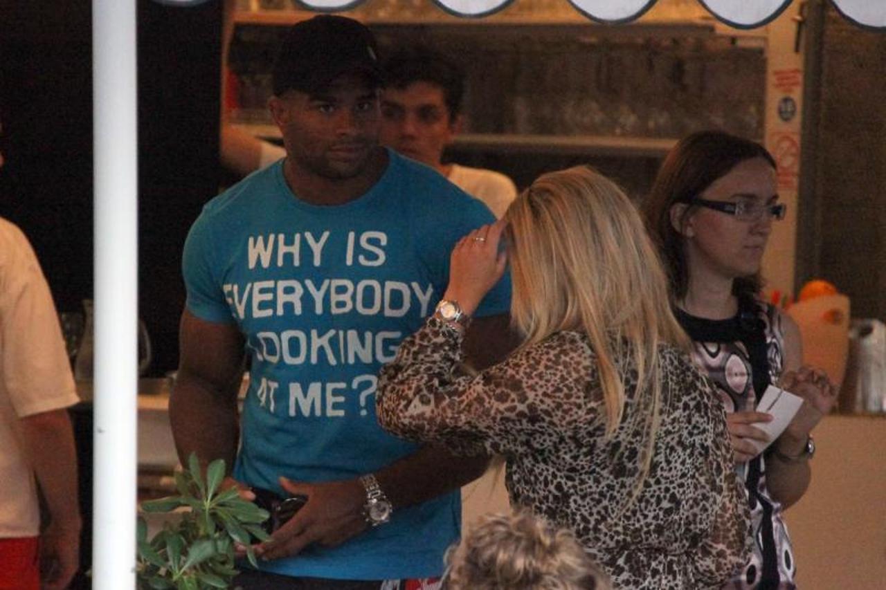 '24.07.2010., Hvar -  Alistair Overeem MMA borac dosao je sa djevojkom na odmor u Hvar gdje su zajedno sjeli na veceru u pizzeriu na Hvarskoj rivi.  Photo: Dalibor Urukalovic/PIXSELL'