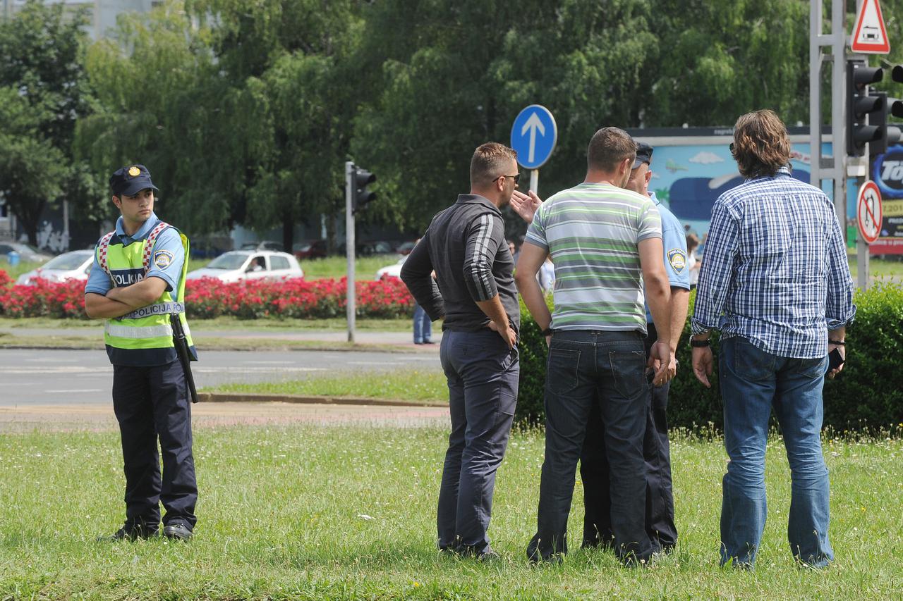 Zagreb: U prometnoj nesre?i na križanju Avenije Dubrovnik i Av. V. Holjevca bilo je ozlije?enih osoba