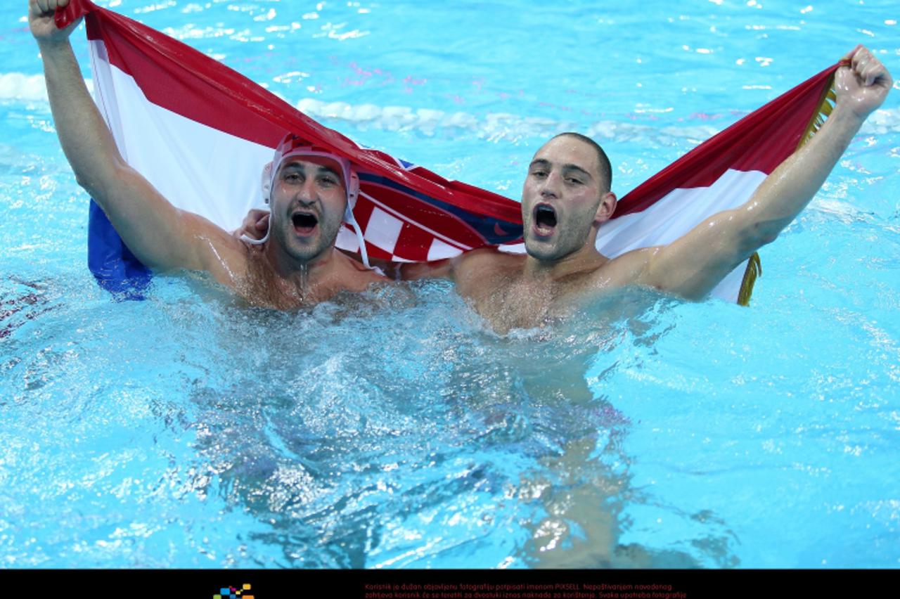 '12.08.2012., London, Engleska - Ljetne Olimpijske igre, vaterpolo, finale, Hrvatska - Italija. Niksa Dobud, Paulo Obradovic. Photo: Igor Kralj/PIXSELL'