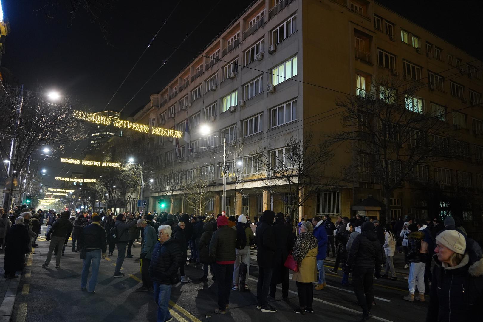 20, December, 2023, Belgrade - In front of the seat of the Republican Electoral Commission, a protest organized by the coalition "Serbia against violence" is in progress due to the "stealing of the citizens' electoral will". Photo: Antonio Ahel/ATAImages

20, decembar, 2023, Beograd -  Ispred sedista Republicke izborne komisije u toku je trci protest koji je organizovala koalicija "Srbija protiv nasilja" zbog "kradje izborne volje gradjana". Photo: Antonio Ahel/ATAImages Photo: Antonio Ahel/ata  images/PIXSELL