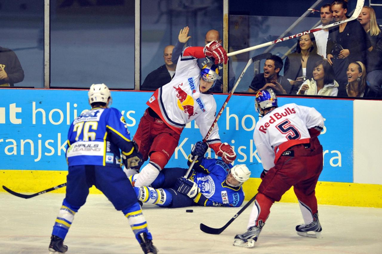 'sport...Zagreb...04.10.2009.    Dom sportova, Ledena dvorana, 9. kolo austrijske EBEL lige u hokeju na ledu, Medvescak - Red Bull Salzburg 4-5, nakon 4-4 u regularnom vremenu gosti su pobjedili u pro