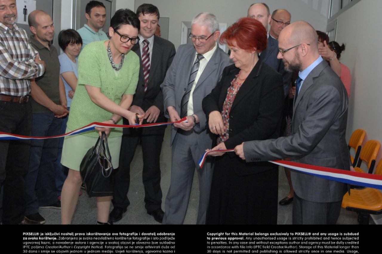 '03.05.2013. Zabok - Svecano otvorene nove prostorije Hrvatskog zavoda za javno zdravstvo Krapinsko-zagorske zupanije. Nove prostore su otovrili saborska zastupnica Dunja Spoljar, zupanica Sonja Borov