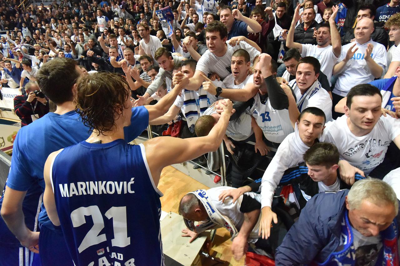 18.02.2016., Zadar - KK Cedevita pobjednik je kosarkaskog kupa Krese Cosica. Pehar pobjednicima urucila je Ljerka Cosic.  Photo: Dino Stanin/PIXSELL