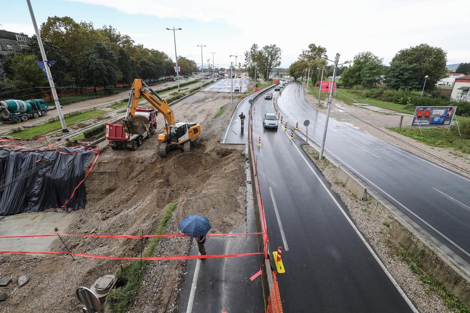 Zbog zatvorene jedne prometne trake kod rotora nastajale su velike gužve